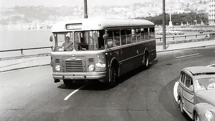 tutti-pazzi-per-gli-autobus-napoletani